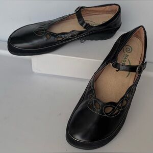 Naot Rahina Leather Mary Jane Shoes in Black EU Size 41 = US 10.5